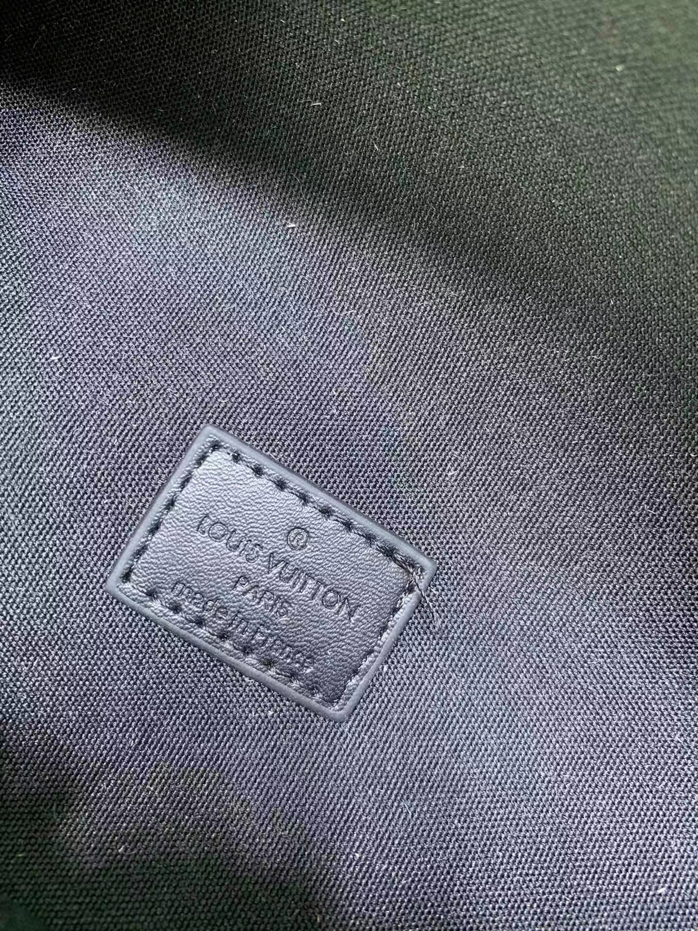 Louis Vuitton Rush Monogram Shadow Men Bags Size 30*15*8cm