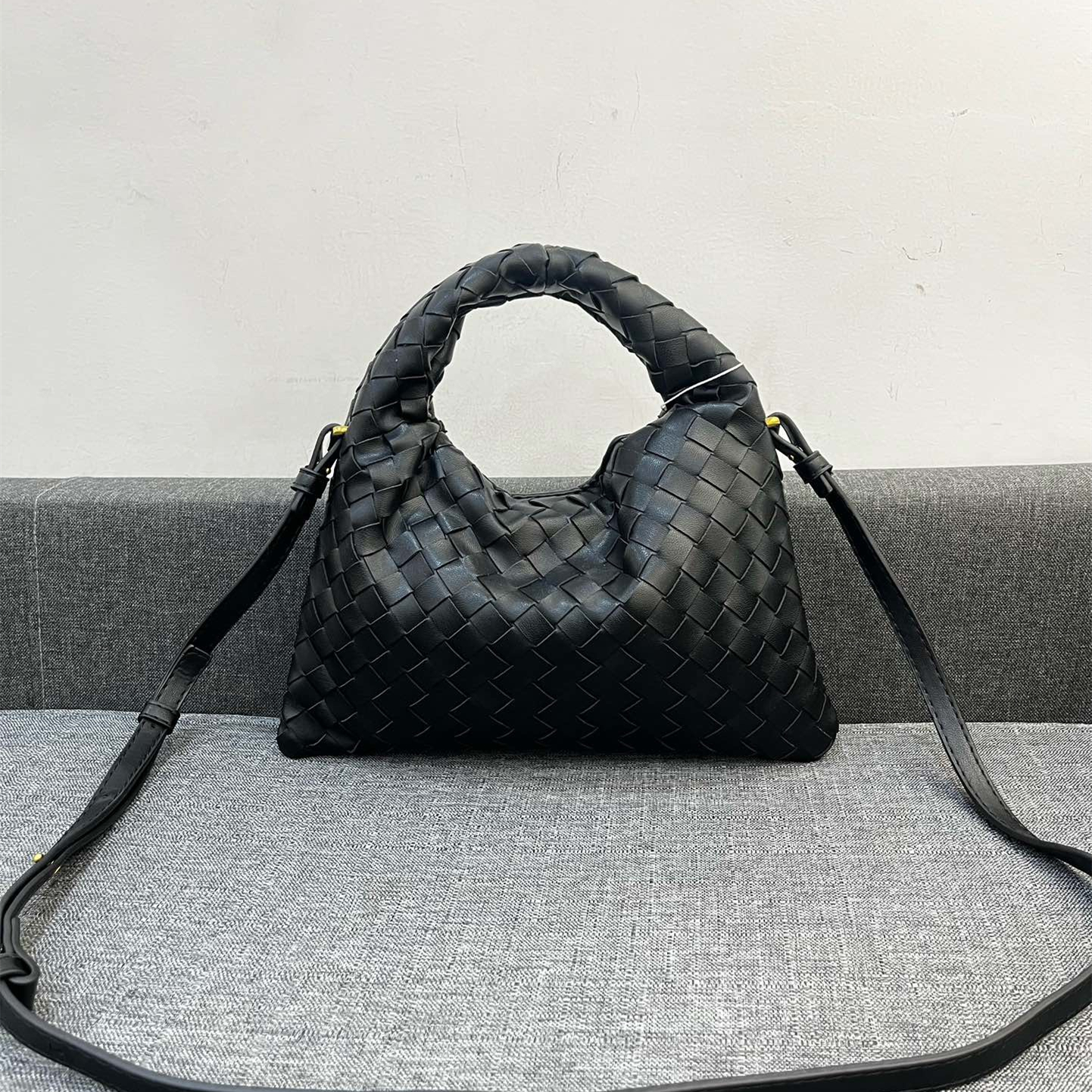 Bottega Veneta HO Shoulder Bags 28*17cm