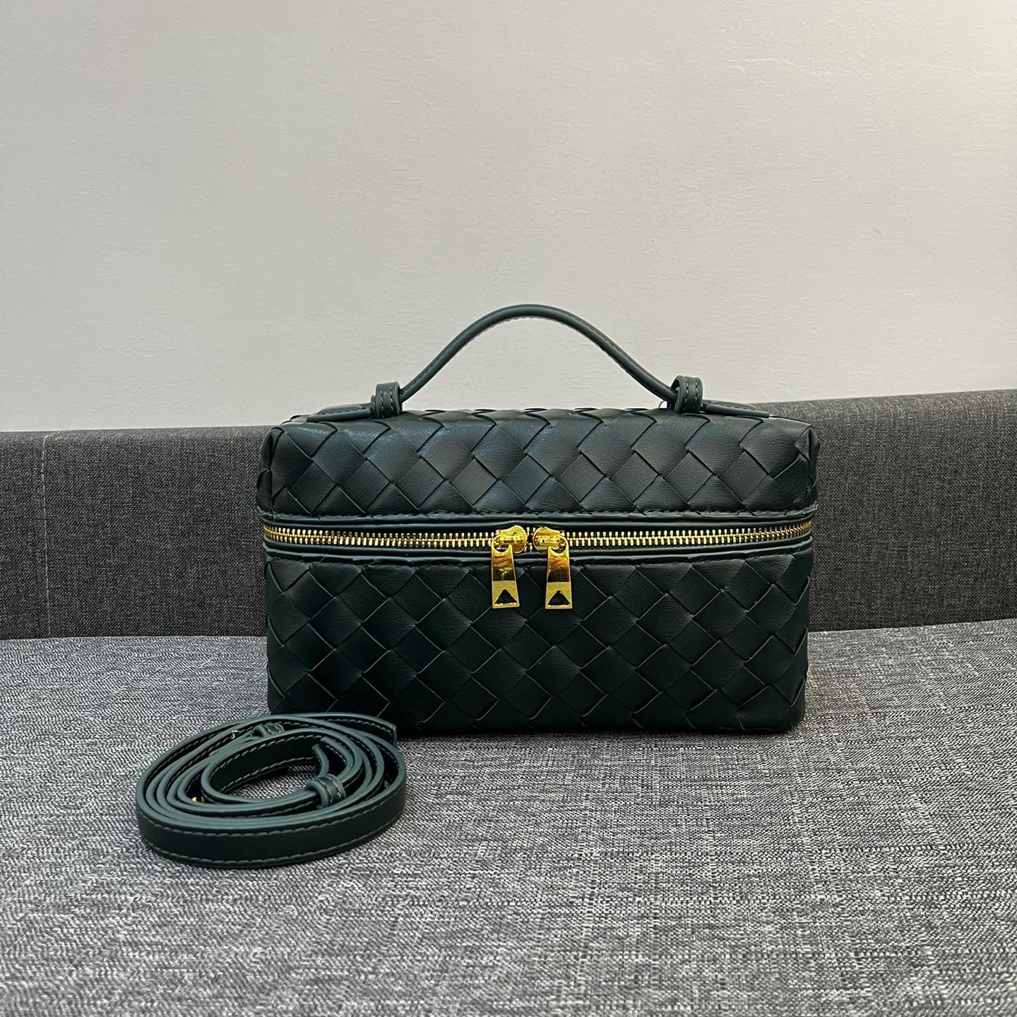 Bottega Veneta Vanity Case Shoulder Bags 24*13*6cm