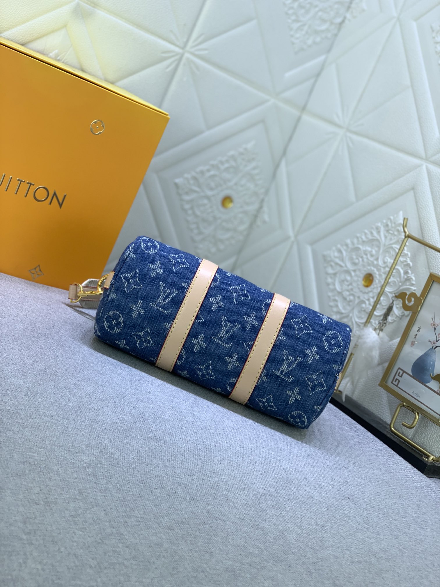 Louis Vuitton Monogram Eclipse Reverse Keepall 25 Travel Bags Size 25*15*11cm