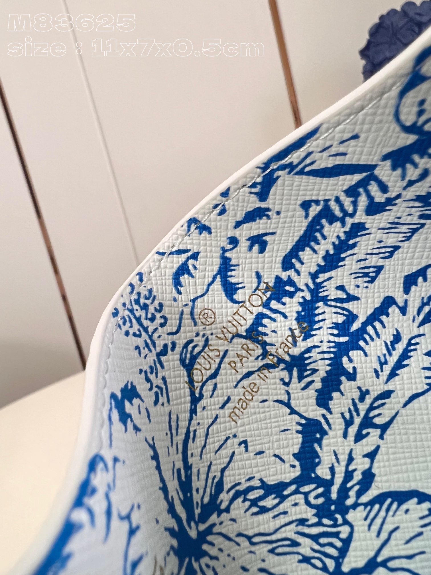 Louis Vuitton M83625 Card Holder Size 11*7*0.5cm