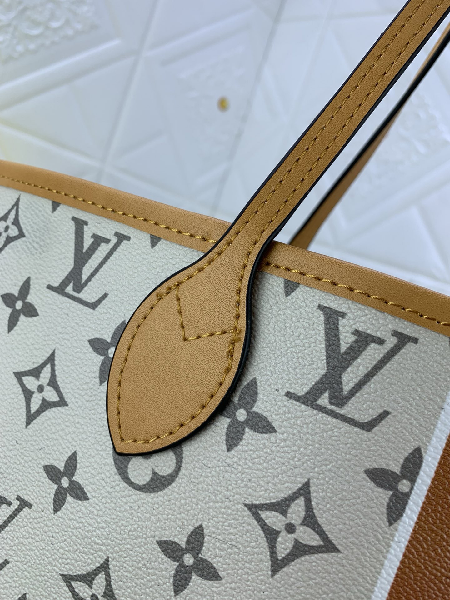 Louis Vuitton Shopping Bags 32*29*17cm