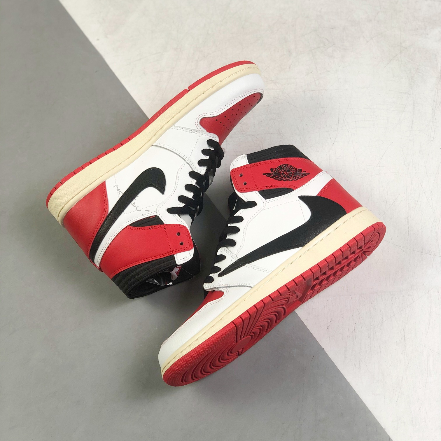 Nike Air Jordan 1 x Travis Scott High Top Sneaker Shoes Gr. 36-46