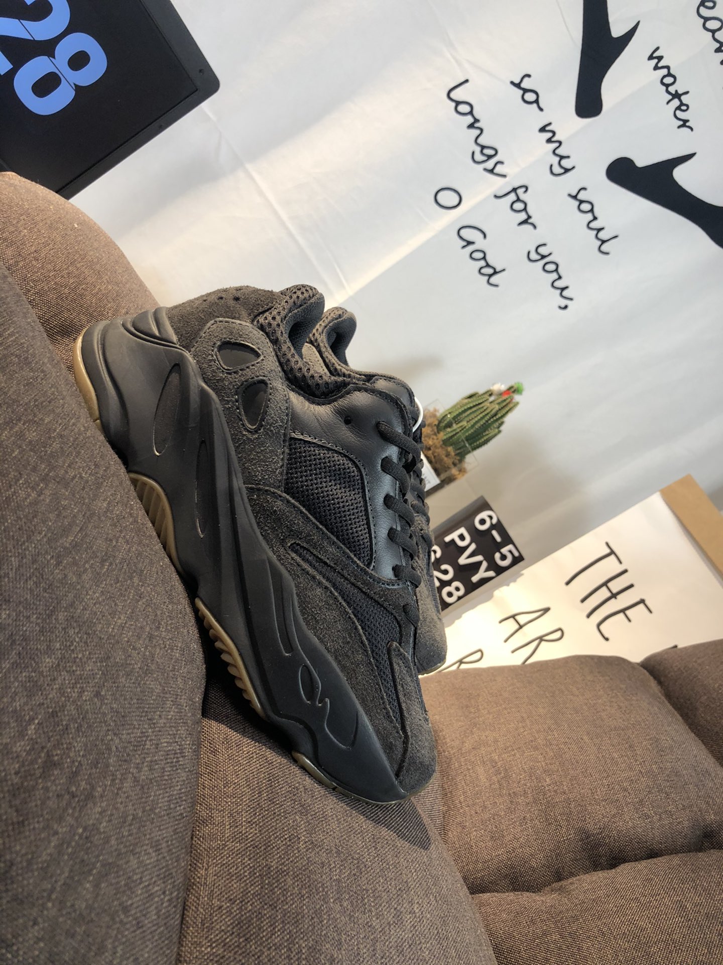 Yeezy 700 Boost Mens/Women's Sneakers Shoes 36 - 45