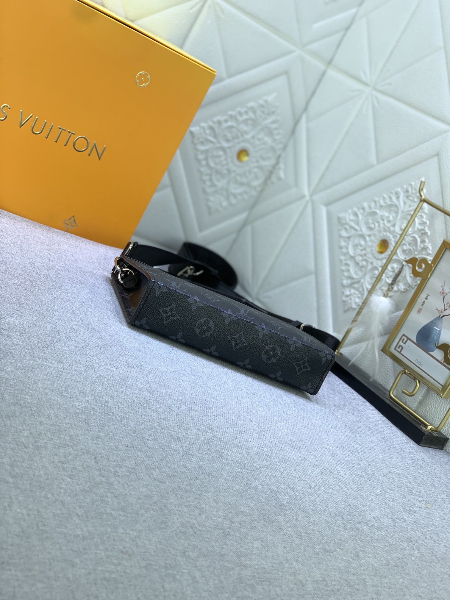 Louis Vuitton M81124 Alpha Wearable Shoulder Bags Size 18*11*6cm