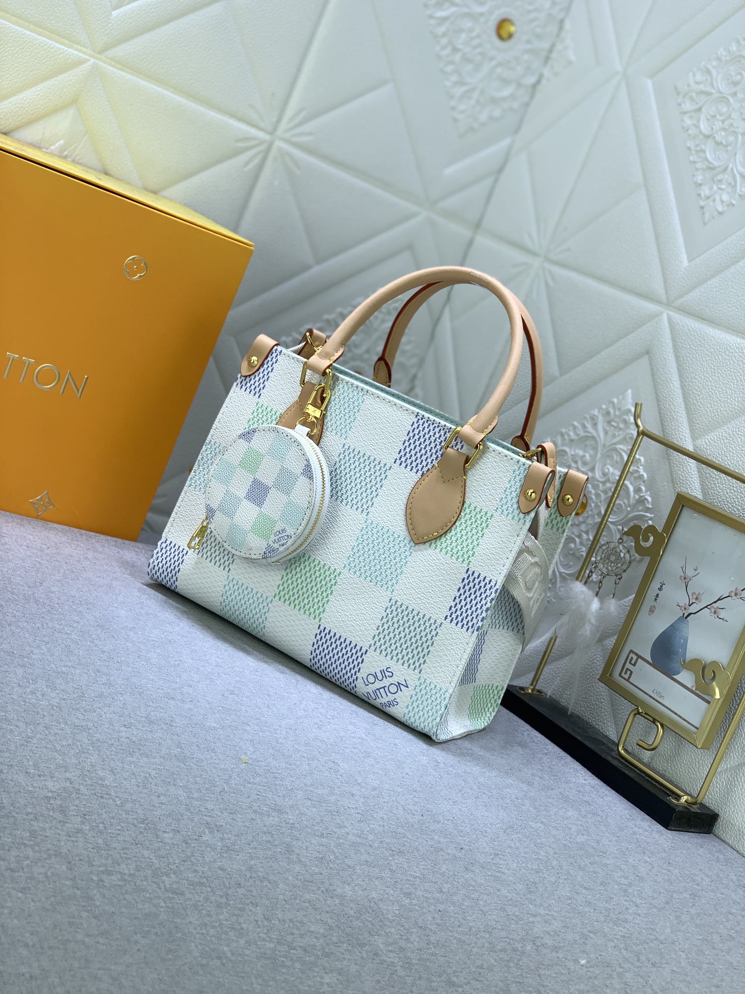 Louis Vuitton M46373 OnTheGo Shoulder Bags Size 25*19*11cm