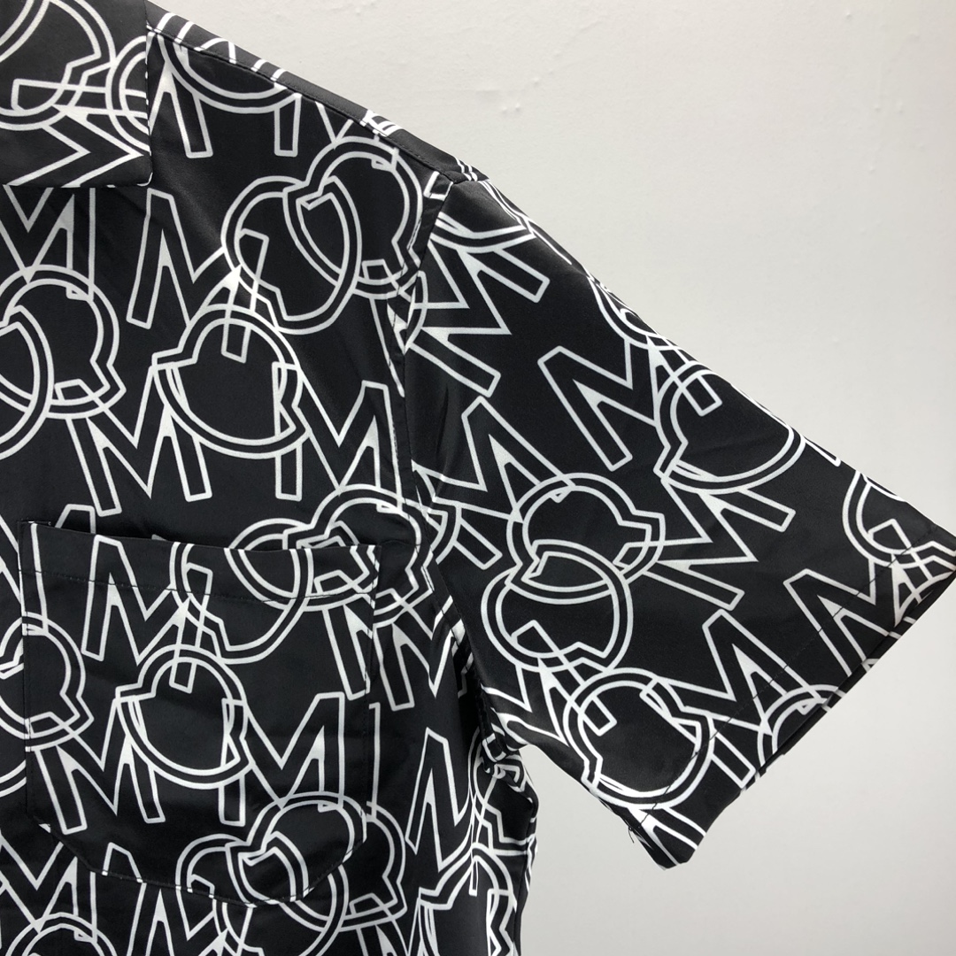 Moncler Sommeranzug Size S-XXL