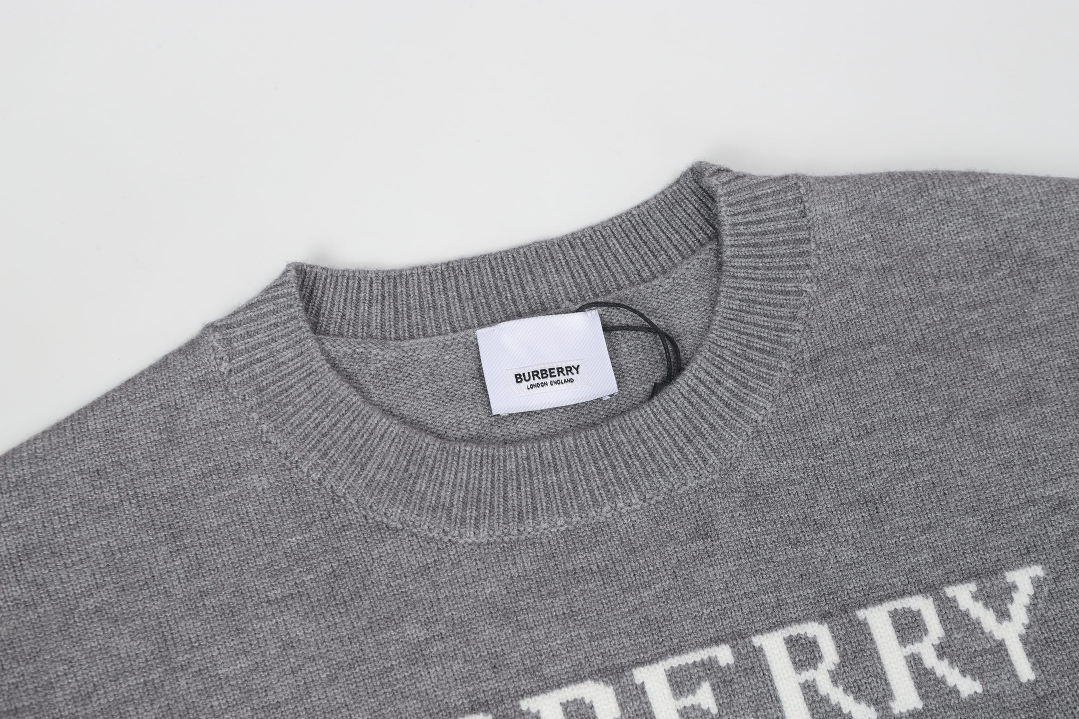 Burberry Unisex Sweatshirt Size S-L