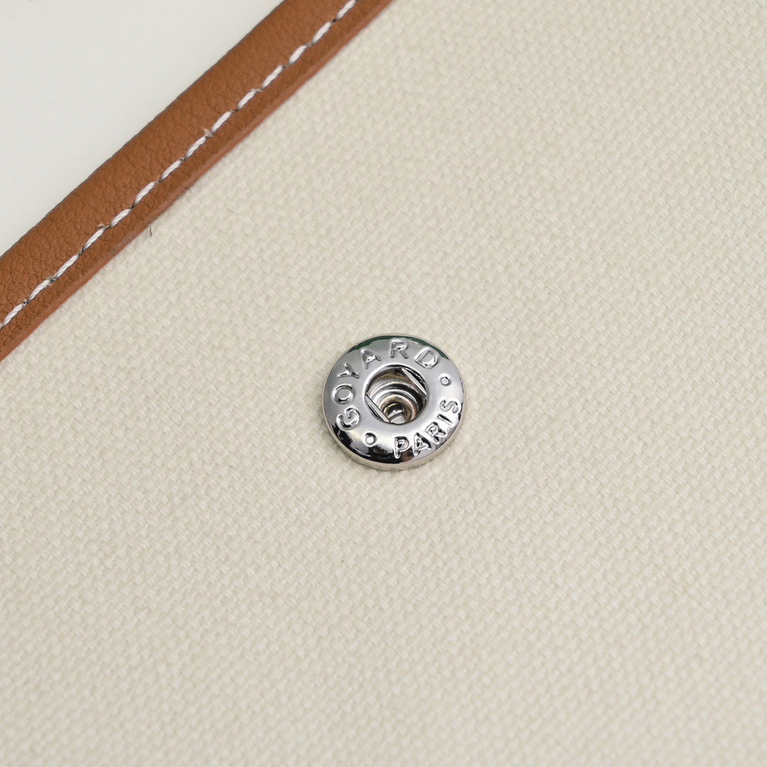 Goyard Shoulder Bags Size 20.5*14*2cm