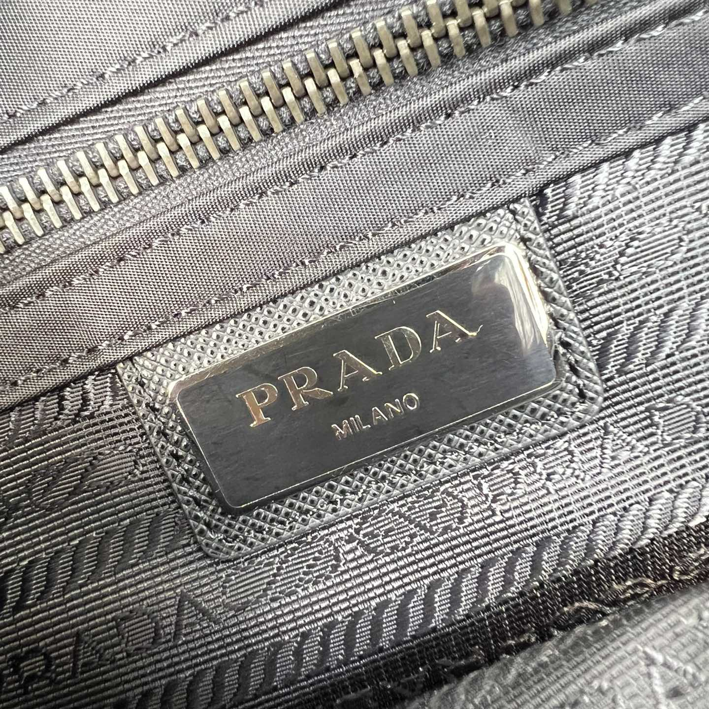 Prada 2VD034 Re-Nylon and Saffiano Leather Shoulder Bags Size 22*16*8.5cm