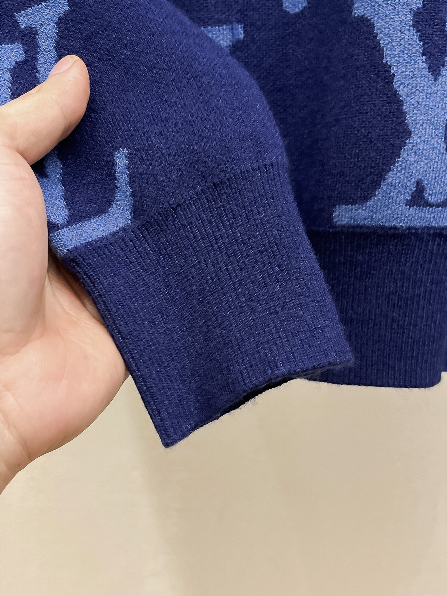 Louis Vuitton Unisex Sweatshirt Size M-XXXL