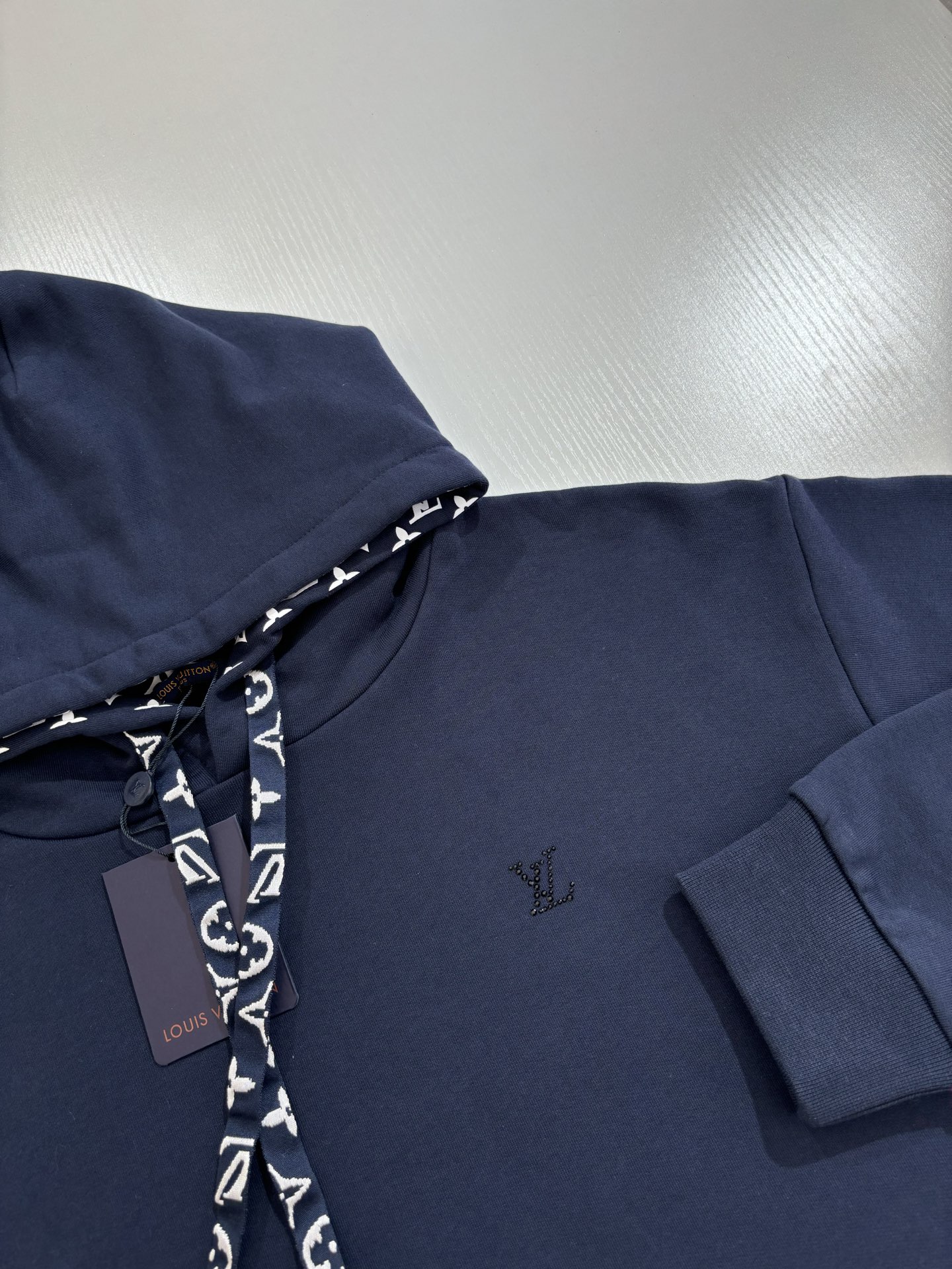 Louis Vuitton Unisex Sweatshirt Size S-XL