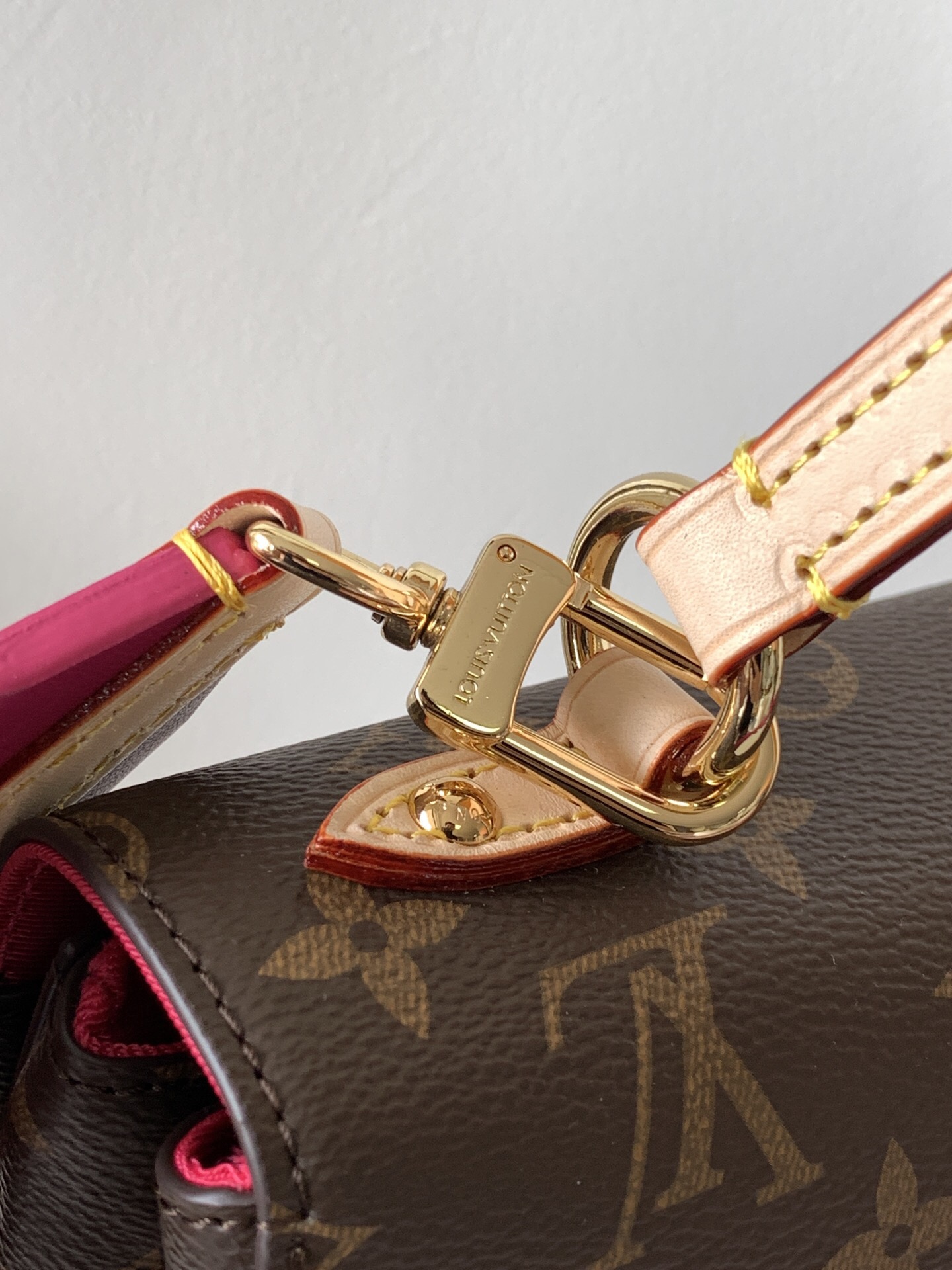 Louis Vuitton M42738 Cluny bb Women Bags Size 28*20*10cm