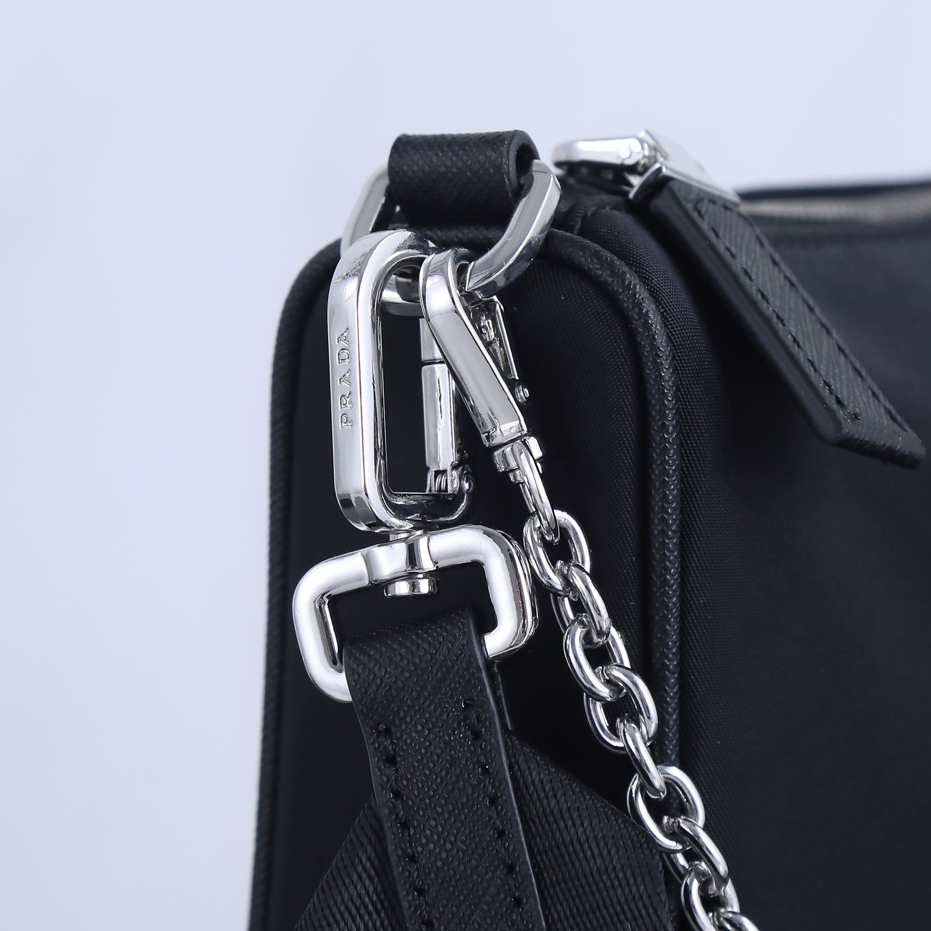 Prada 2VH113 Re-Nylon and Saffiano Leather Shoulder Bags Size 24*18.5*6cm