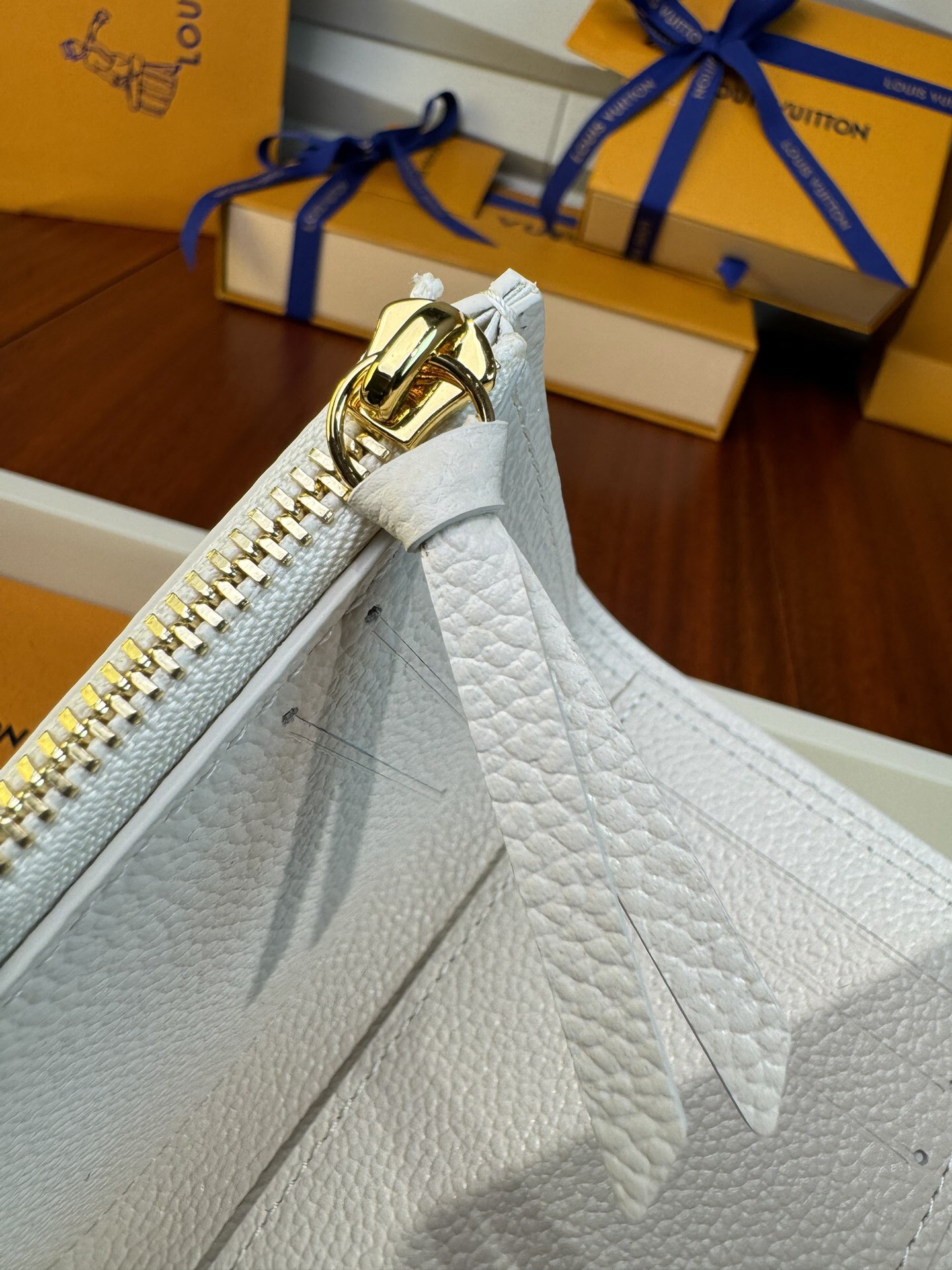 Louis Vuitton Monogram lmprint Size 12*9.5*2.5cm