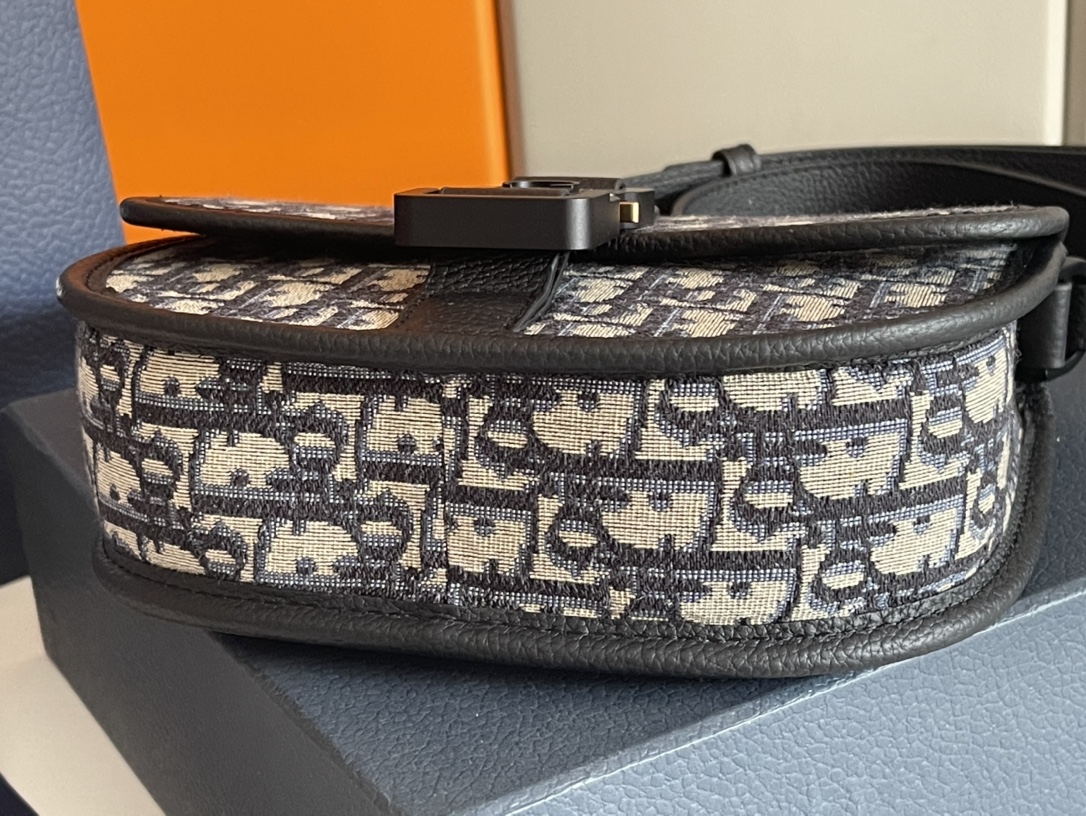 Dior 2022SS Gallop Men Shoulder Bags 20.5*16*5cm