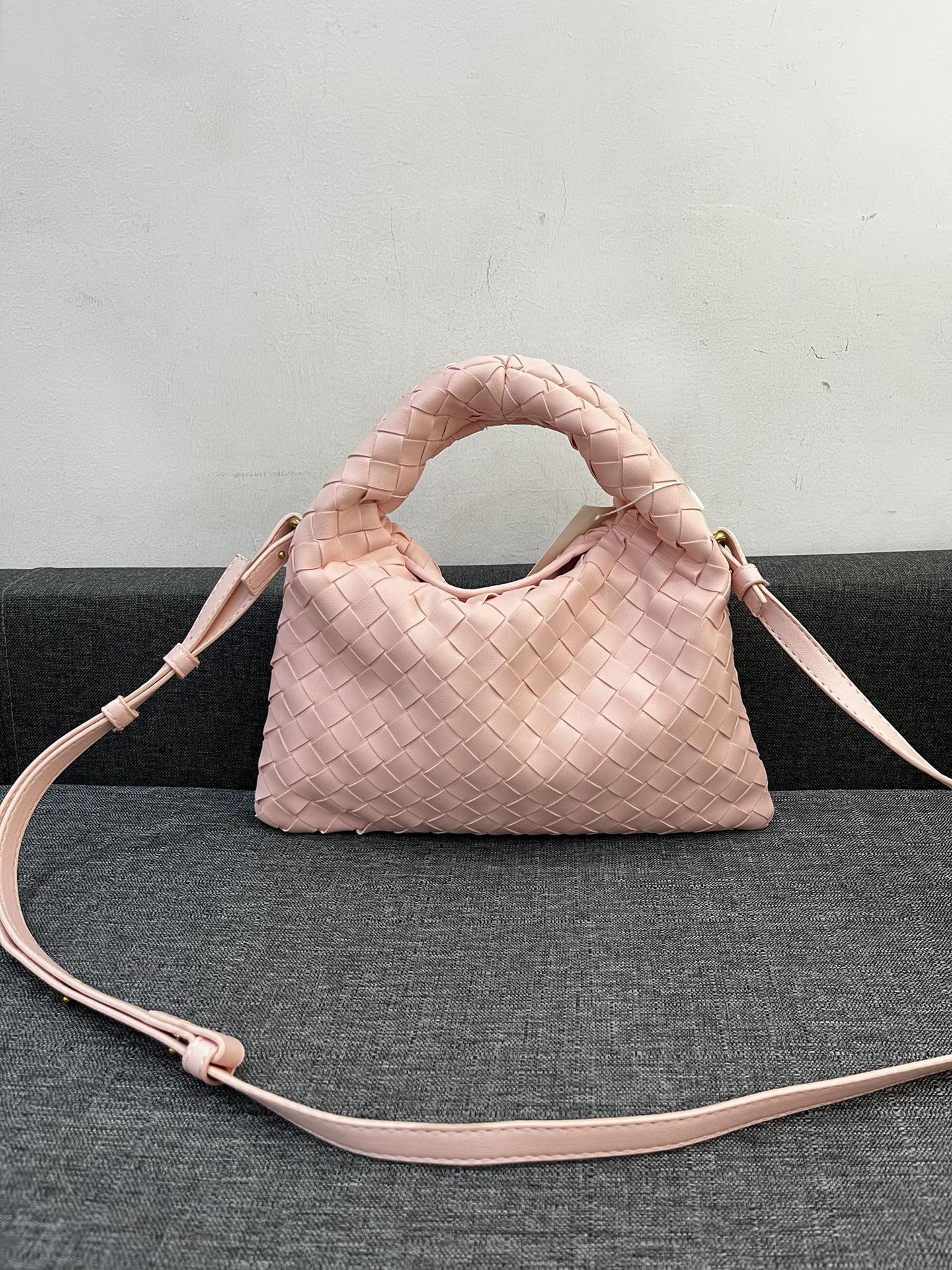 Bottega Veneta HO Shoulder Bags 28*17cm