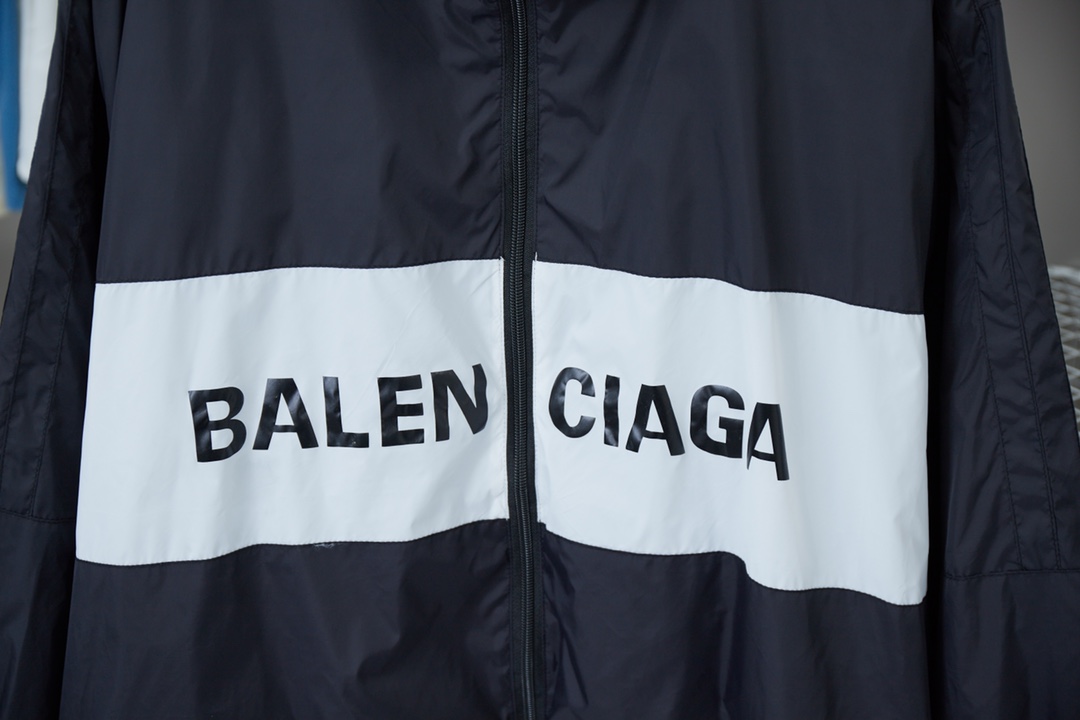 Balenciaga Waterproof jacket Size S-XL