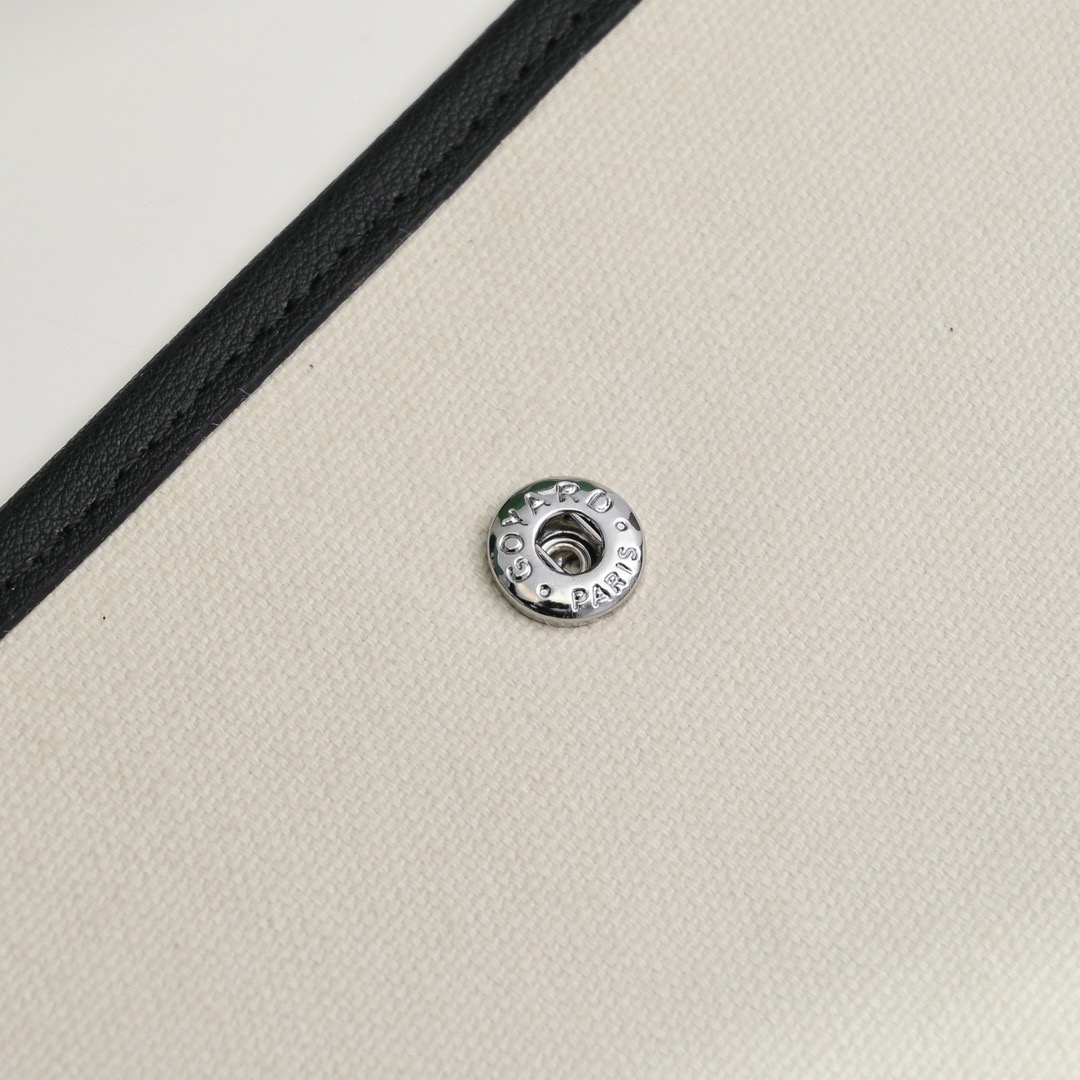 Goyard Shoulder Bags Size 20.5*14*2cm