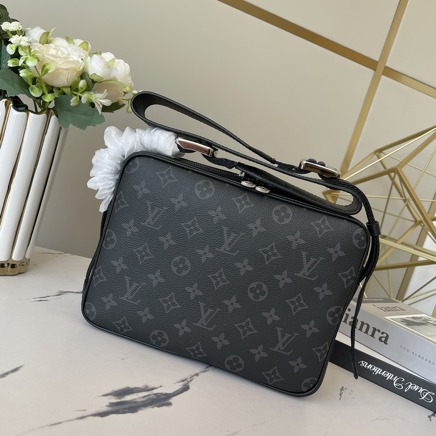 Louis Vuitton M30233 Outdoor Messenger Men Bags Size 29.5*20*10.5cm