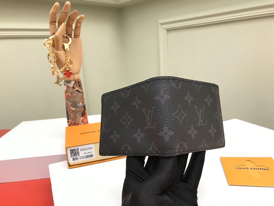 Louis Vuitton Men Wallet M62294 Size 11.9*9cm