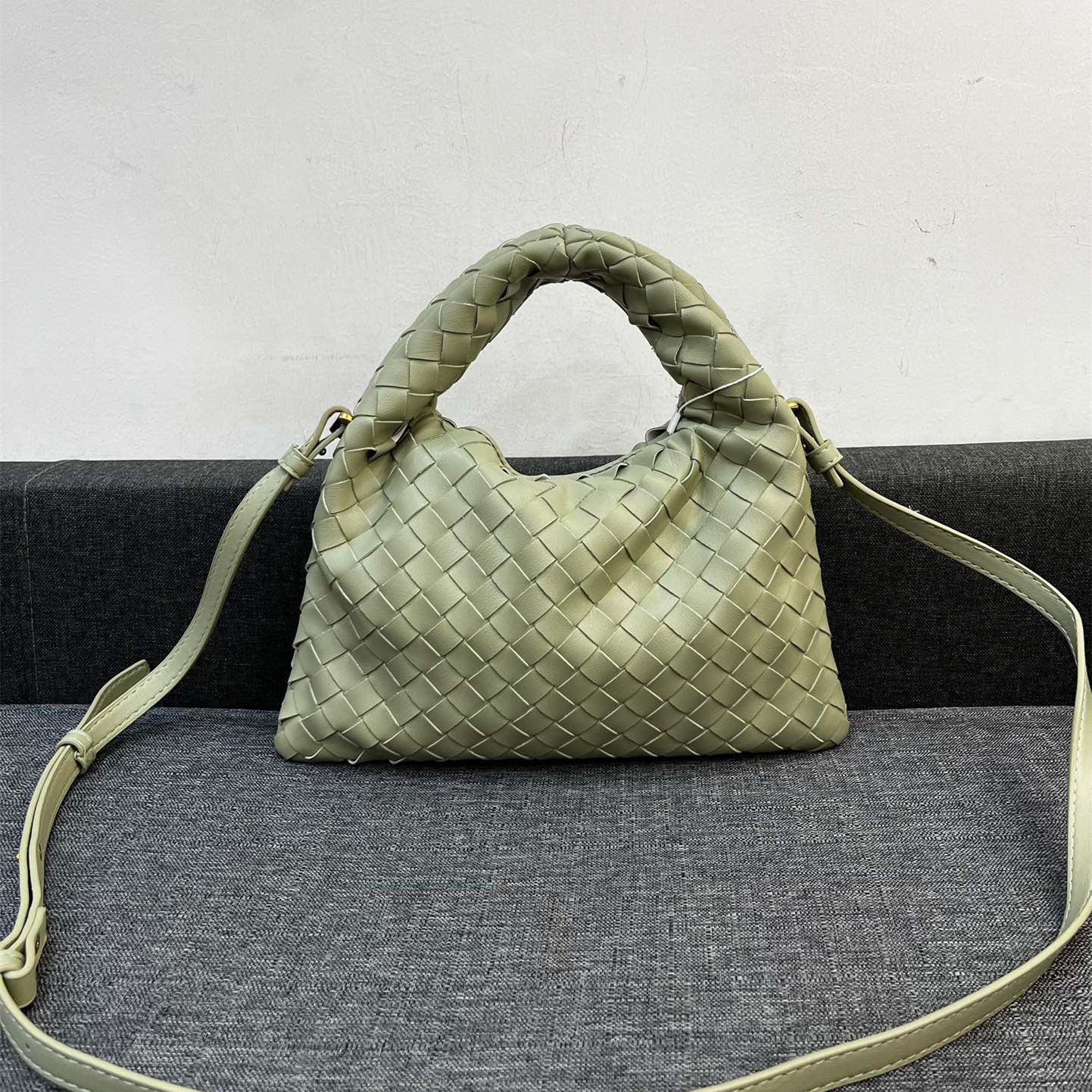 Bottega Veneta HO Shoulder Bags 28*17cm