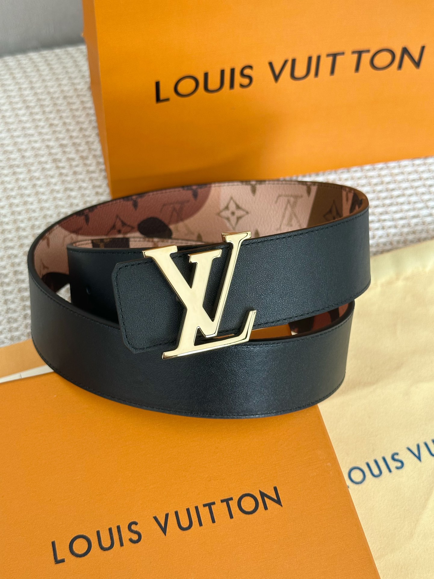 Louis Vuitton Men Belt Width 4cm