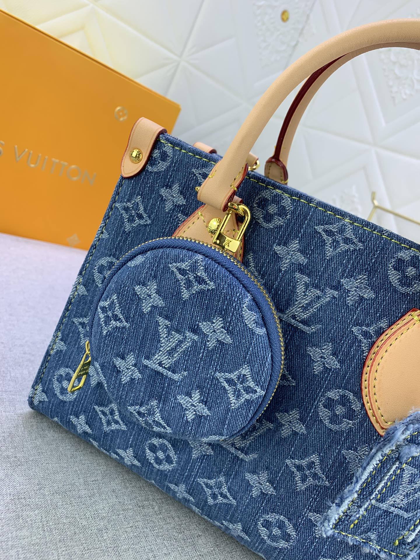Louis Vuitton M46373 OnTheGo Monogram Reverse Giant Denim Cowboy Shoulder Bags Size 25*19*11.5cm