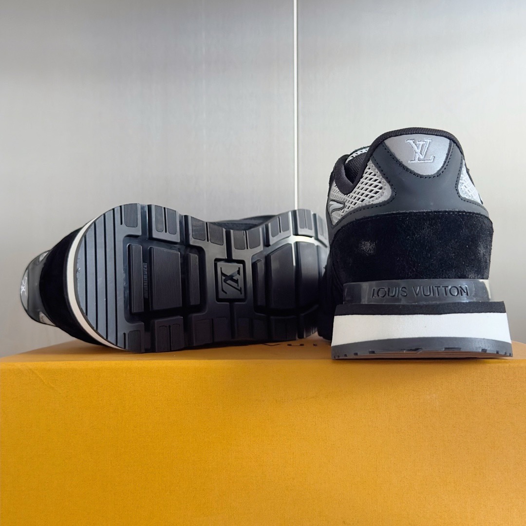 Louis Vuitton Run Away Sneaker Size 40-46