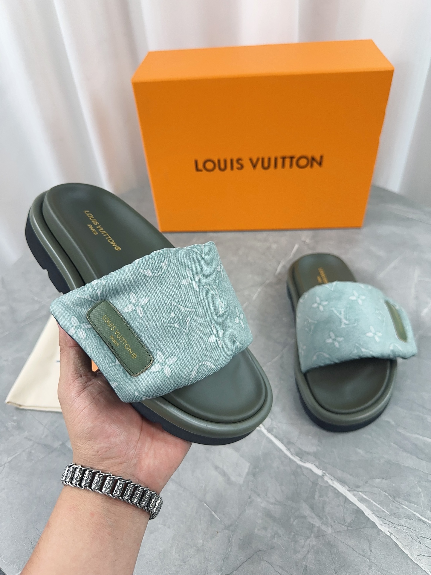 Louis Vuitton 2024ss Pool Pillow Comfort Slippers Size 36-45