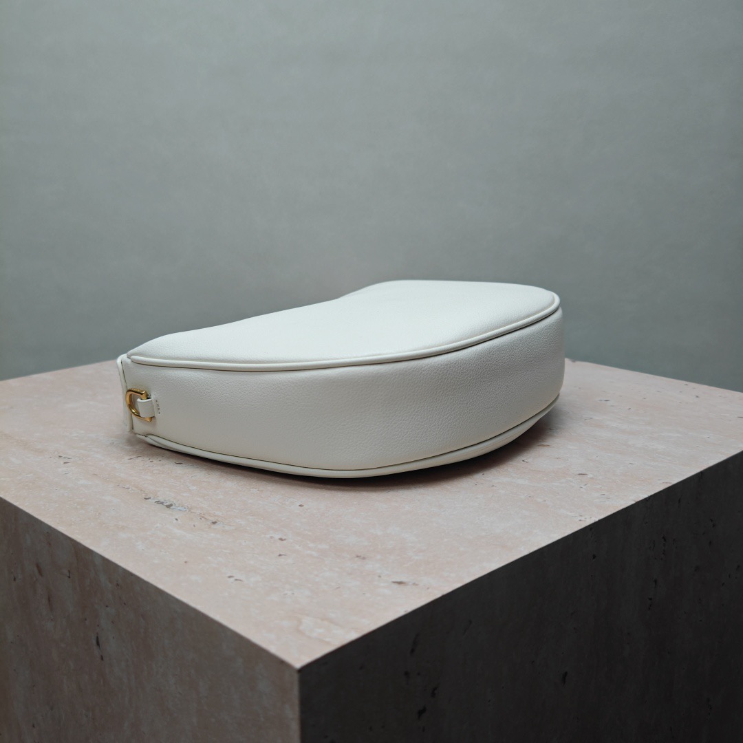 Celine 25ss Lulu Shoulder Bags Size 24*21*5cm