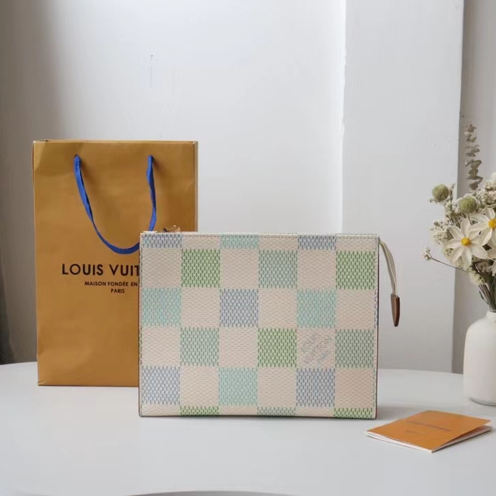 Louis Vuitton Monogram Titanium Clutch Bags Size 26*20*5cm