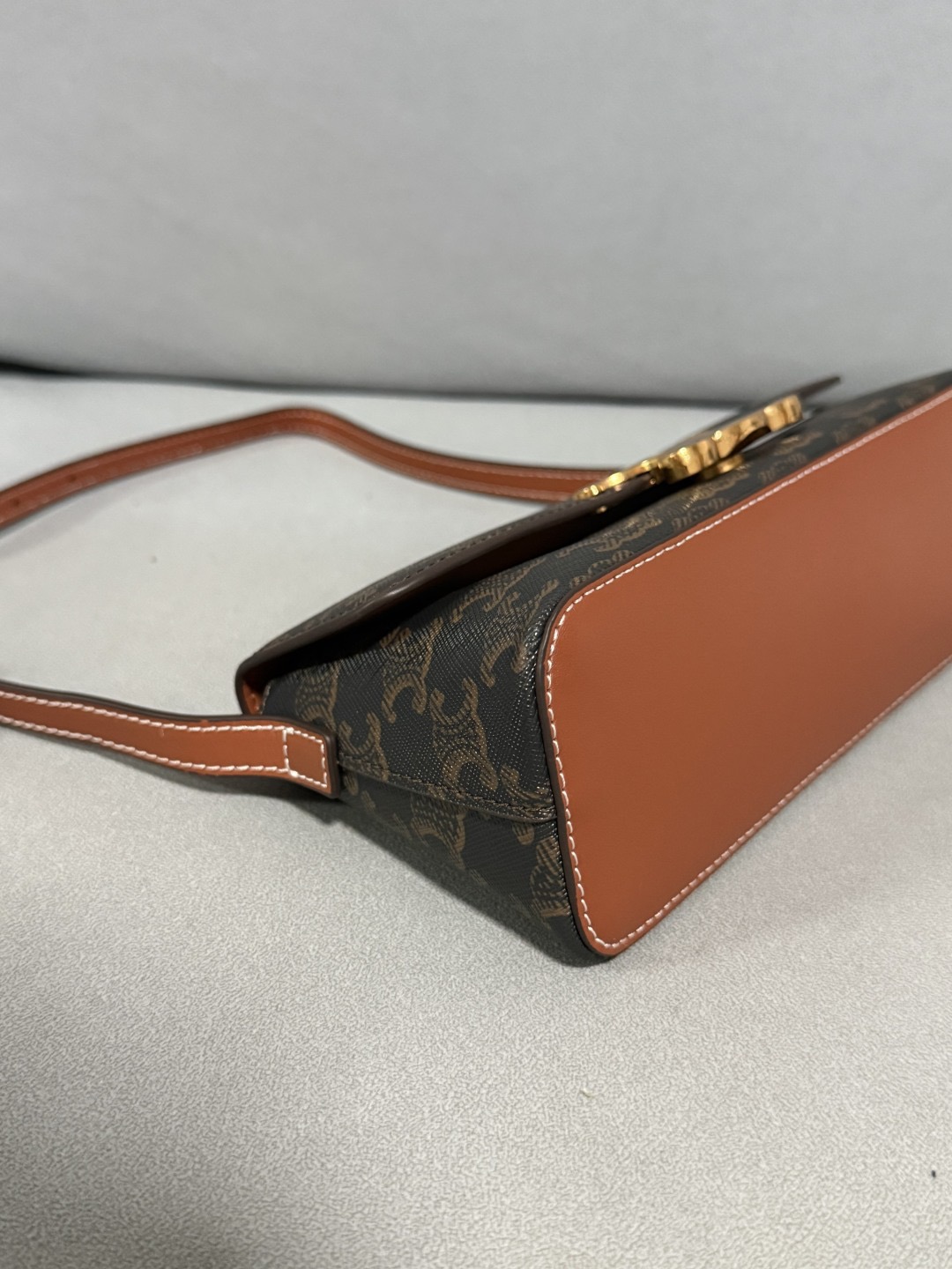 Celine 25ss Lulu Shoulder Bags Size 24*11.5*8cm