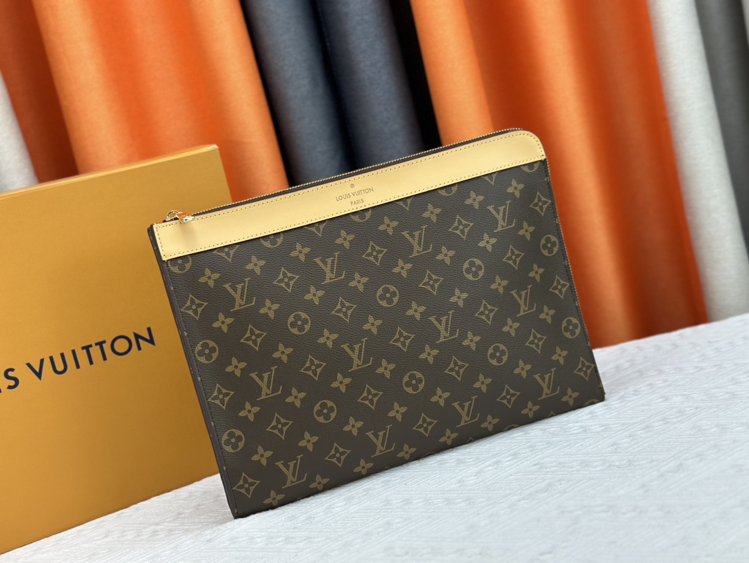 Louis Vuitton M82540 Pochette Jour Clutch Bags Size 35*25*2cm