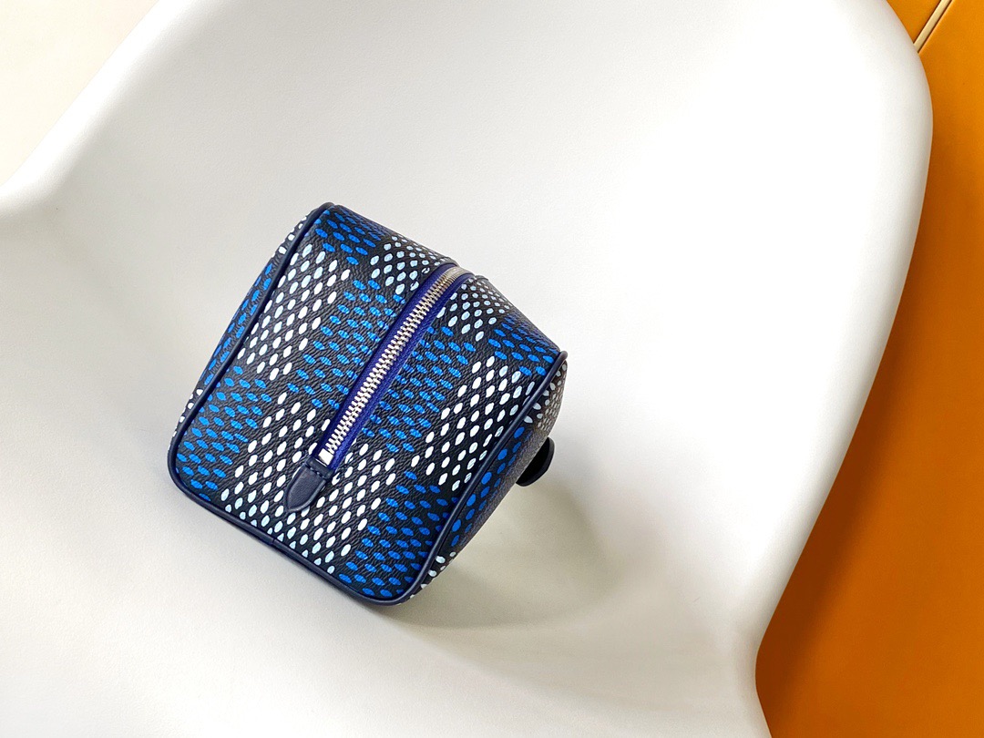 Louis Vuitton N40747 Locker Dopp Kit Bags Size 23*13*12cm