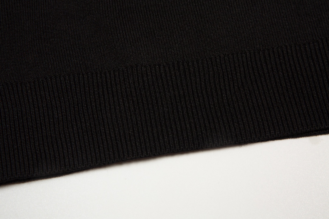 Thom Browne Unisex Sweatshirt Size S-XL