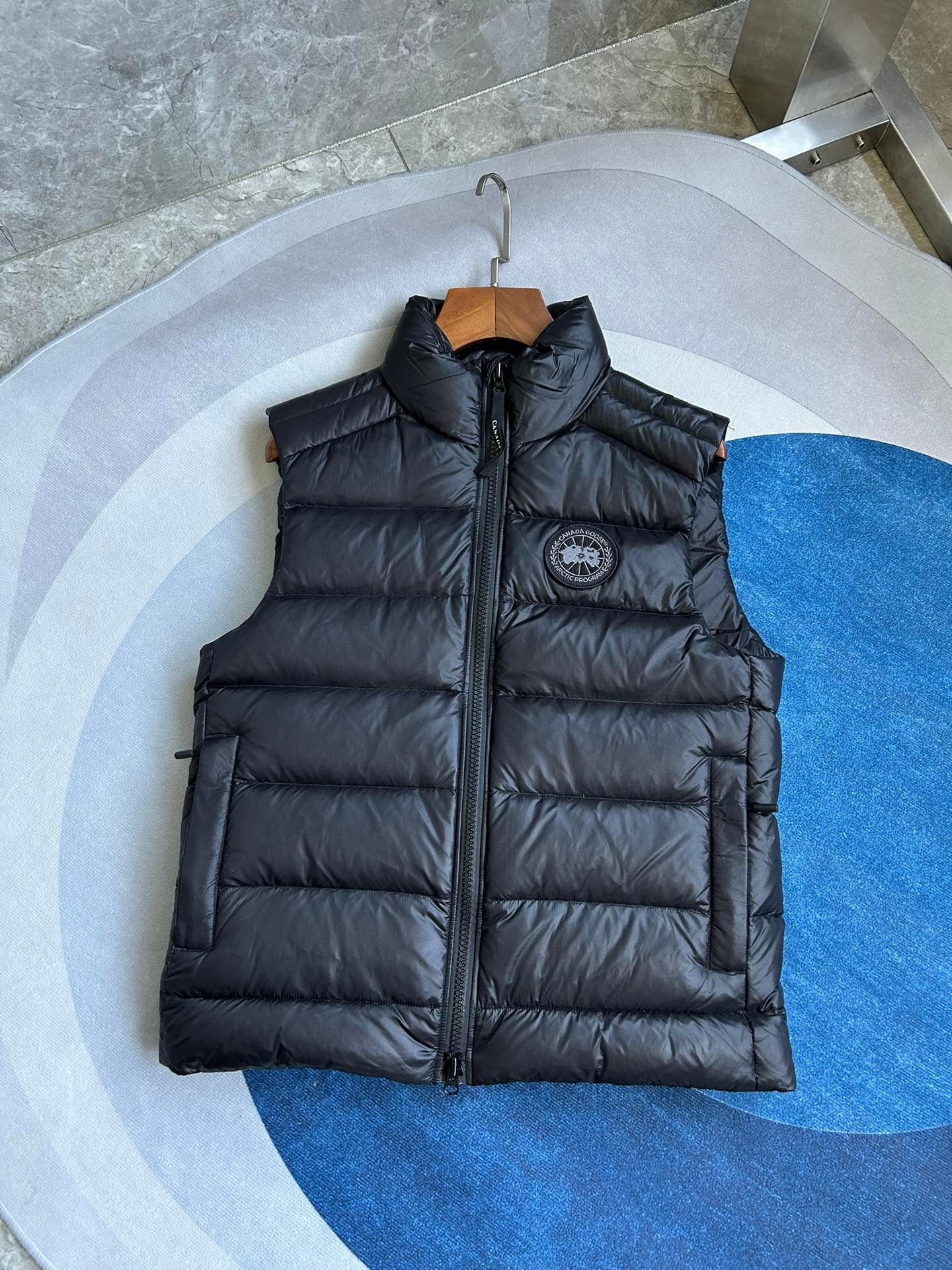 Canada Goose E2229 Crofton Vest-WD Men Winter Vest Size S-XXL