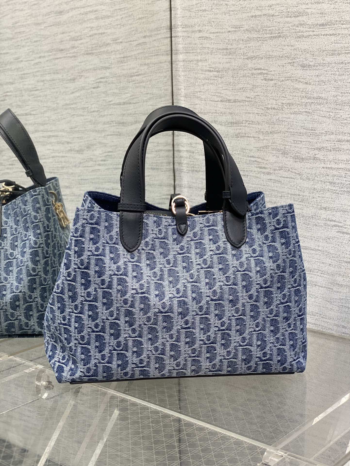 Dior Toujours Handbags Size 28.5*19*21