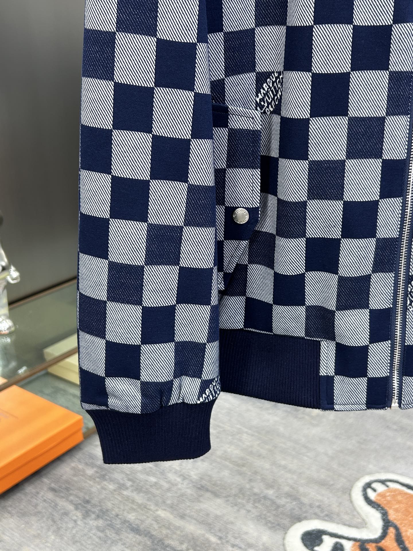 Louis Vuitton Unisex Jacket Size M-XXXL