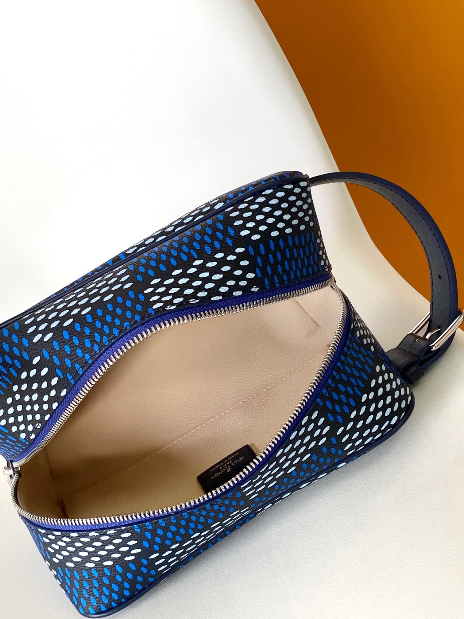 Louis Vuitton N40747 Locker Dopp Kit Bags Size 23*13*12cm