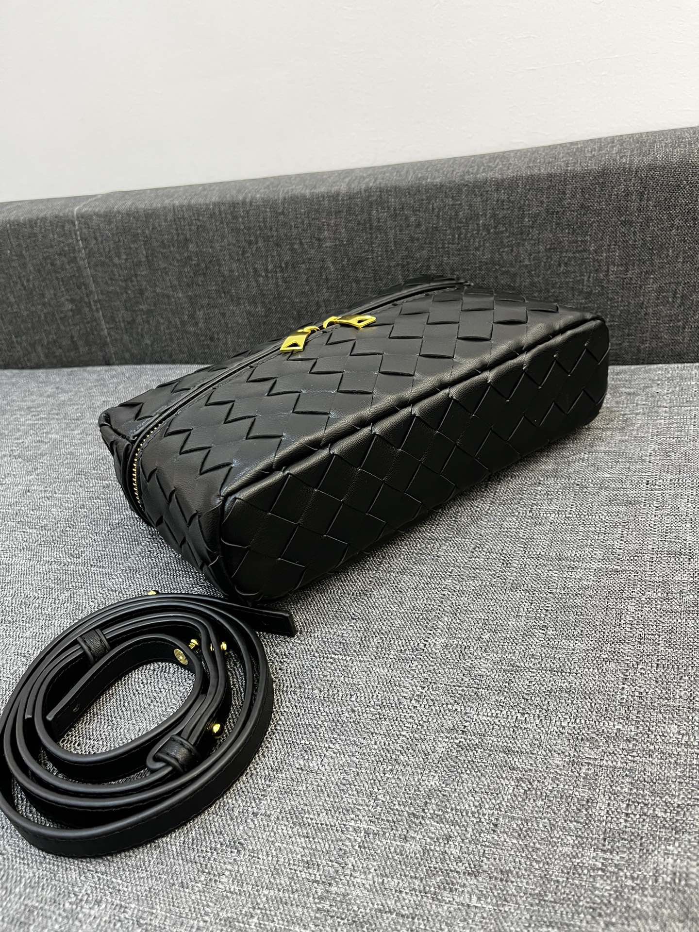 Bottega Veneta Vanity Case Shoulder Bags 24*13*6cm