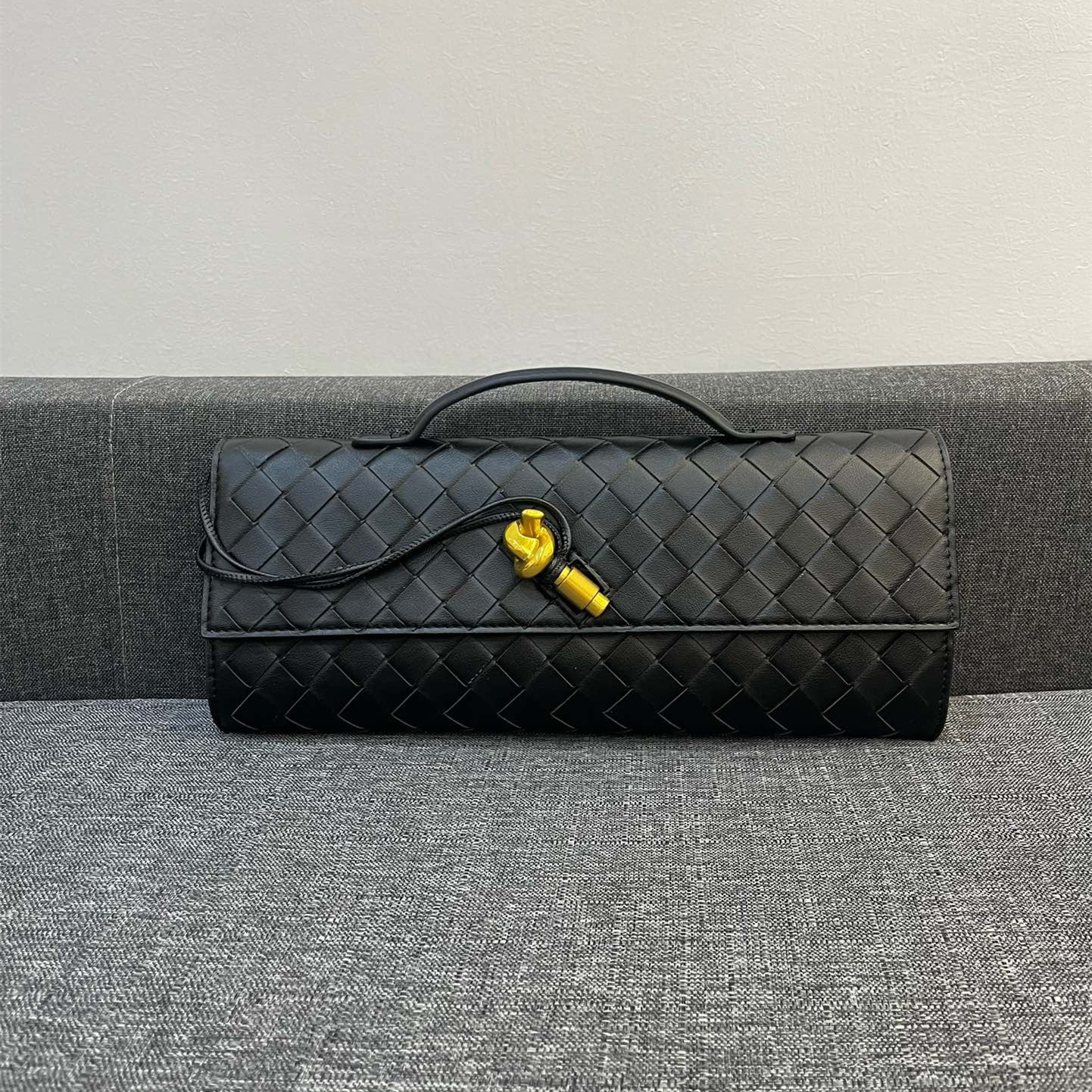 Bottega Veneta Andiamo Clutch 30*13*4cm