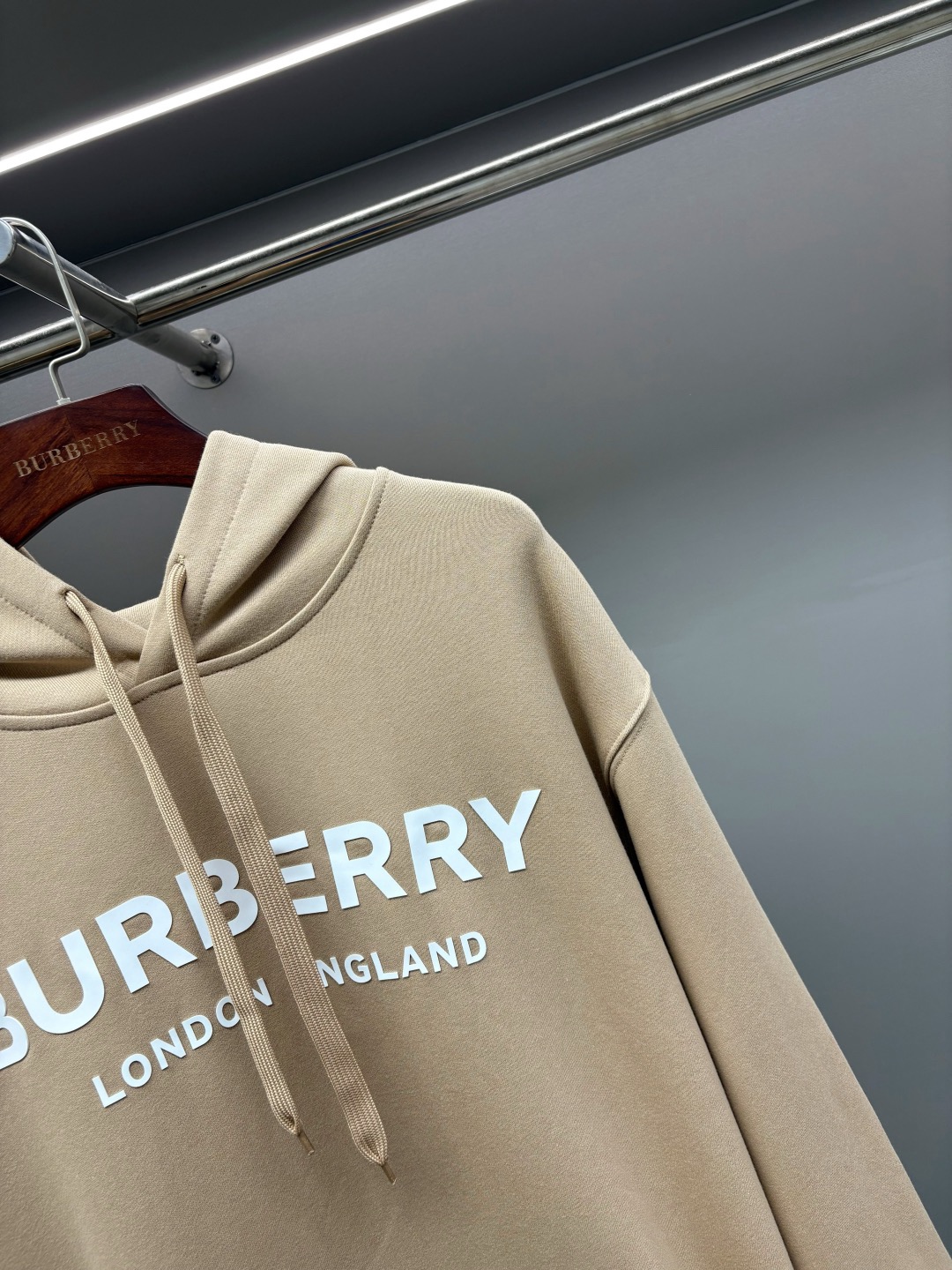 Burberry Unisex Sweatshirt Size S-XXL