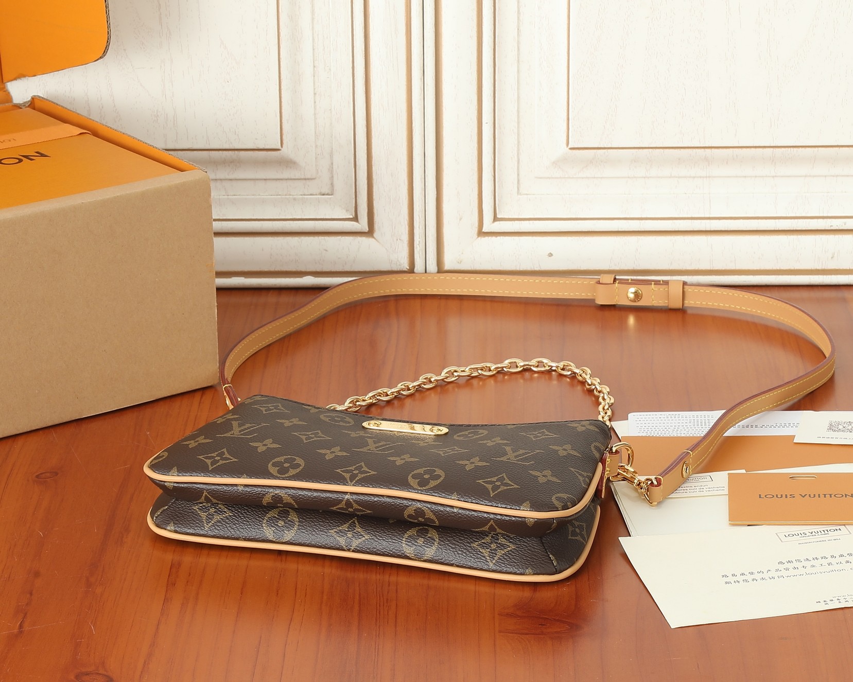 Louis Vuitton M83008 Liv Pochette Shoulder Bag Size 24.5*13.5*6.5cm