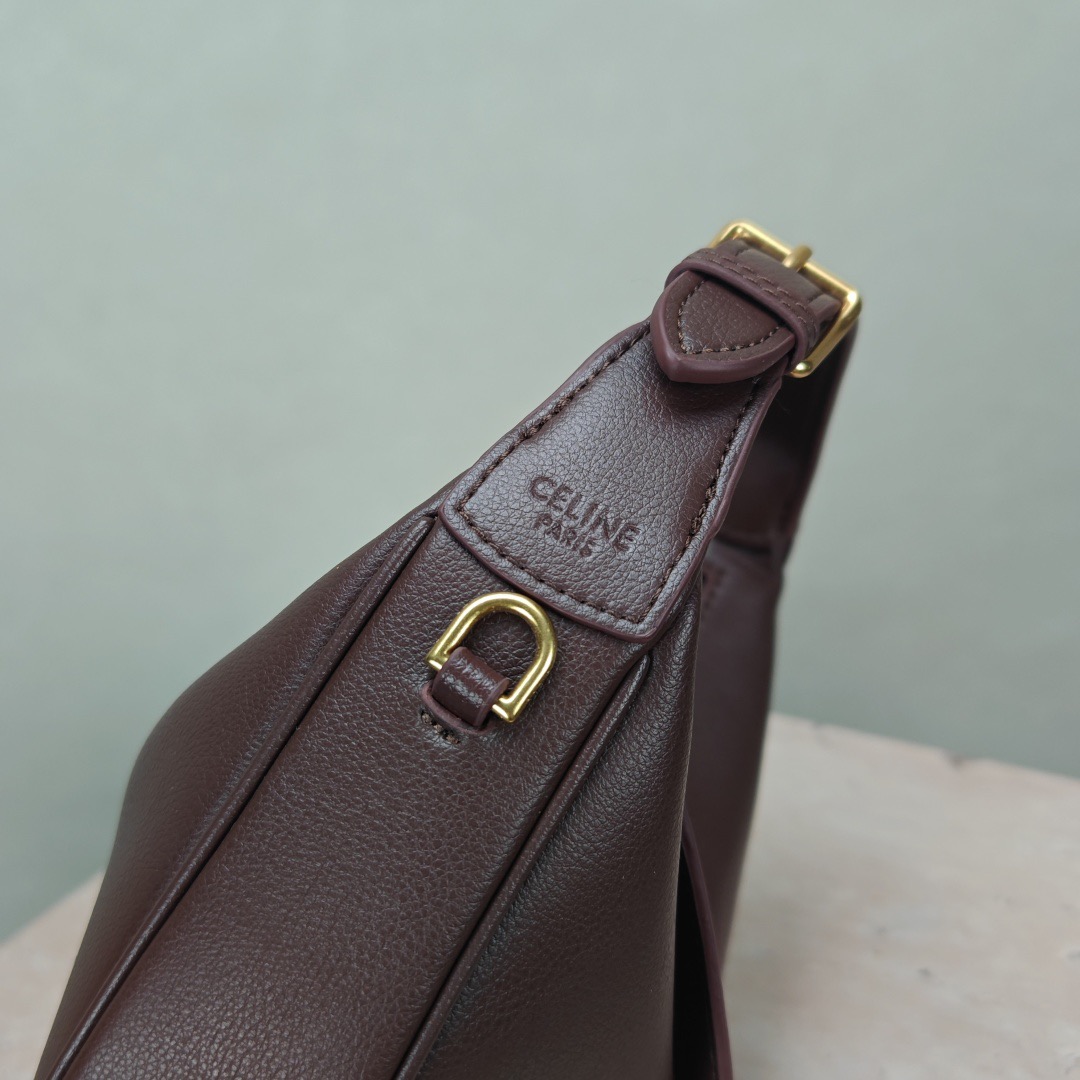 Celine 25ss Lulu Shoulder Bags Size 24*21*5cm