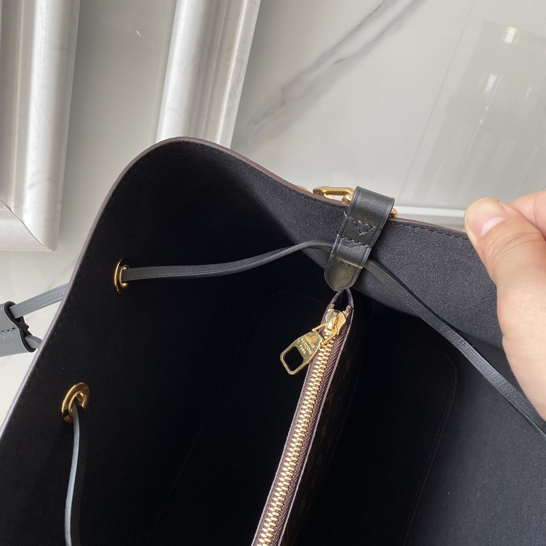 Louis Vuitton M44020 NéoNoé Women Bags Size 27*26*22cm