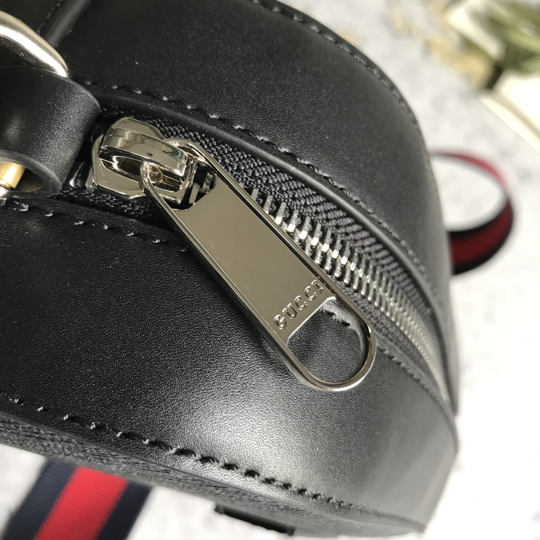 Gucci GG Supreme Black Men Shoulder Bags Size 24*15*7.5cm