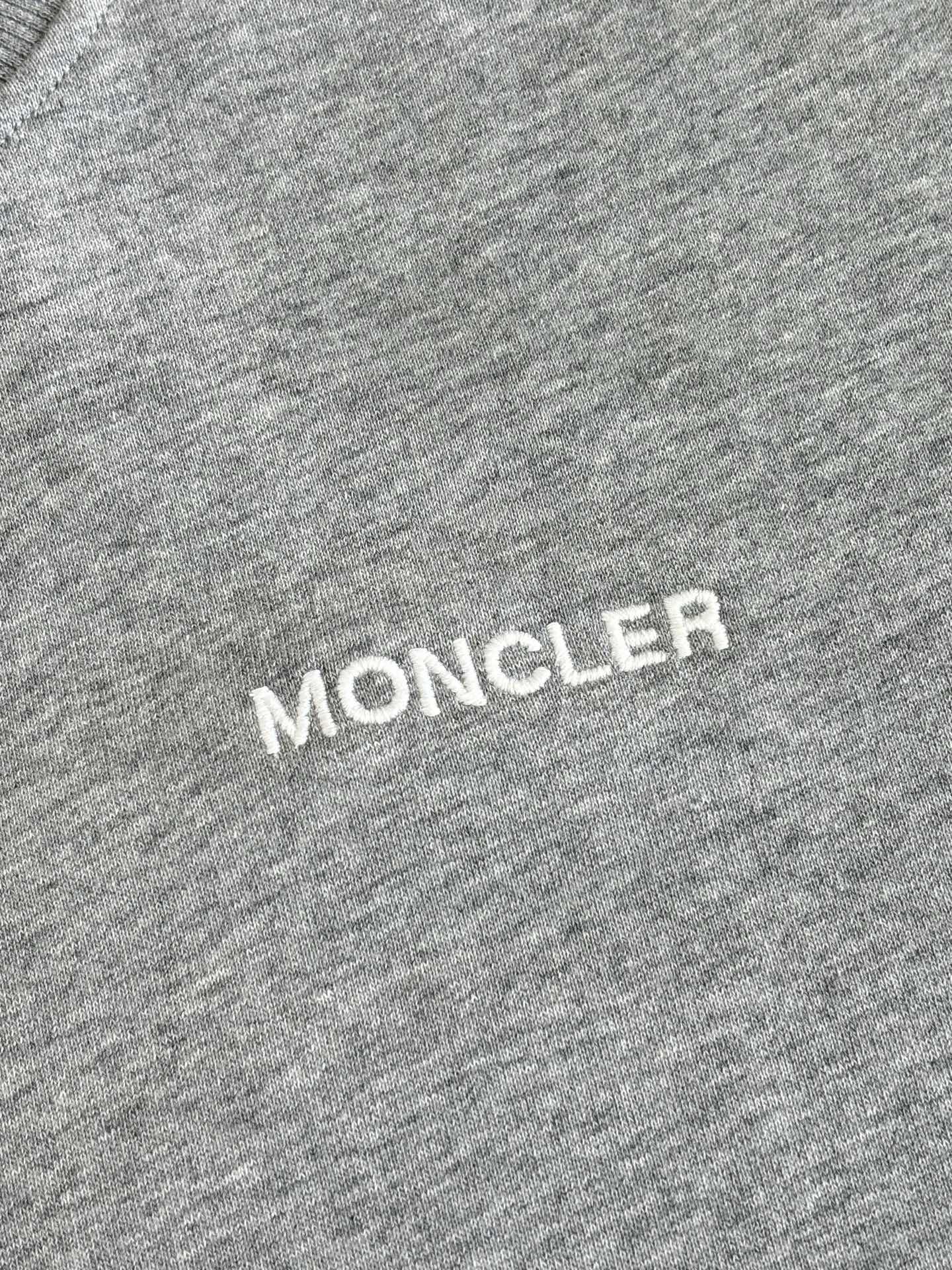 Moncler Unisex Sweatshirt Size S-XL
