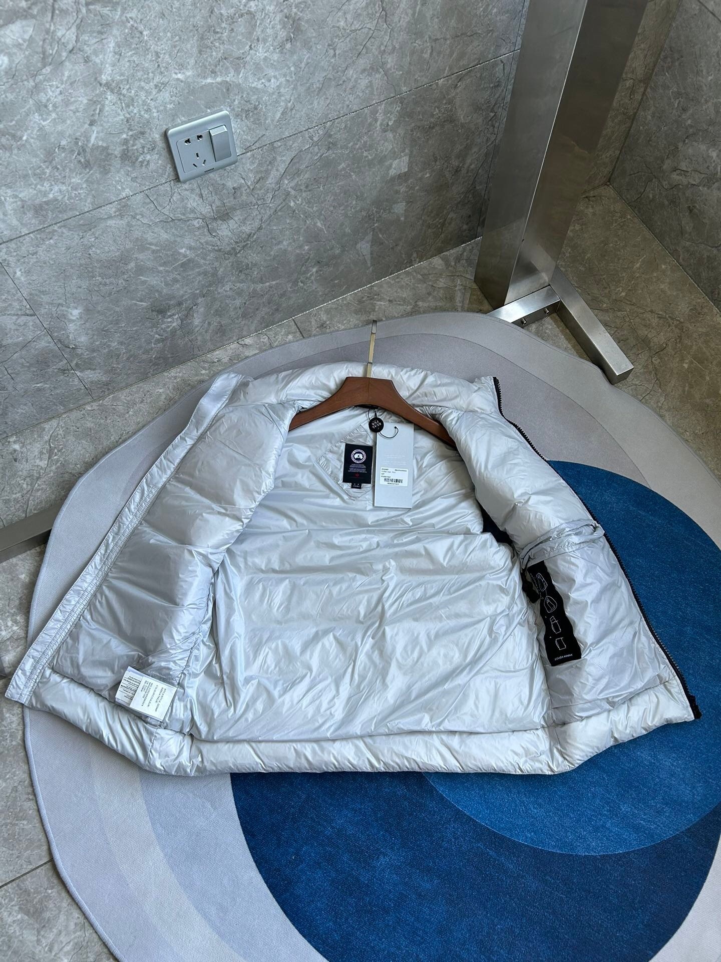 Canada Goose E2229 Crofton Vest-WD Men Winter Vest Size S-XXL