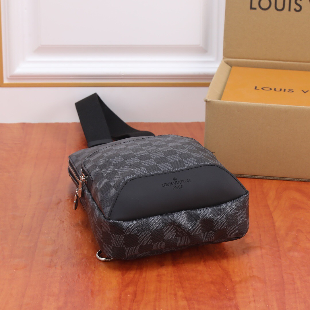 Louis Vuitton N41719 avenue Men Bags Size 20*31*10cm